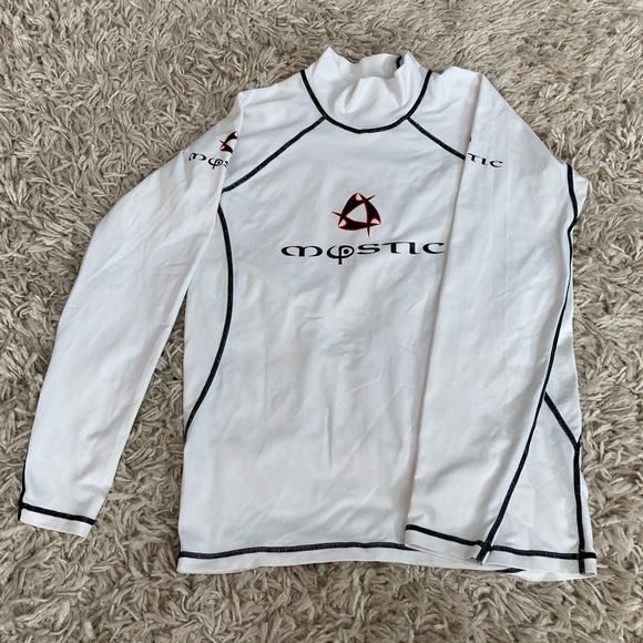 Tee - Picture 3 of 4